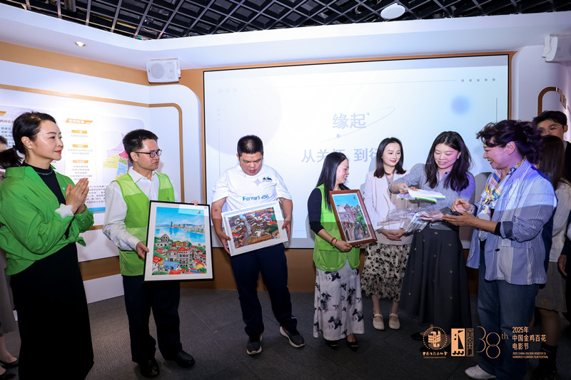 閰嶅浘6锛氱壒闇？瀹跺涵涓虹數褰卞伐浣滆？呴？佷笂鐢讳綔_鍓湰.jpg